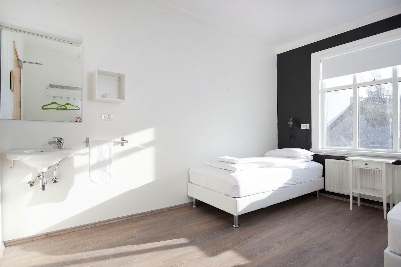 Apotek Guesthouse Akureyri Bagian luar foto