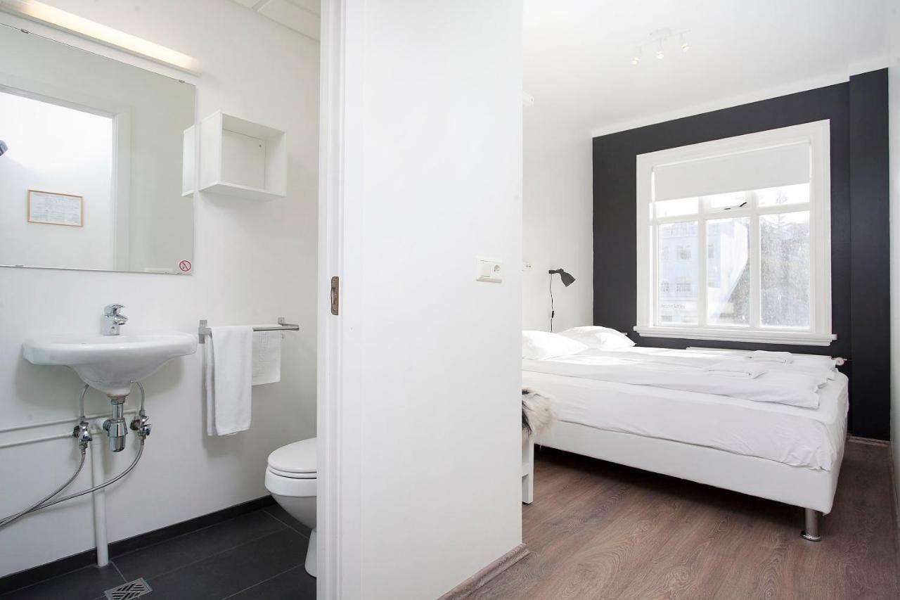 Apotek Guesthouse Akureyri Bagian luar foto