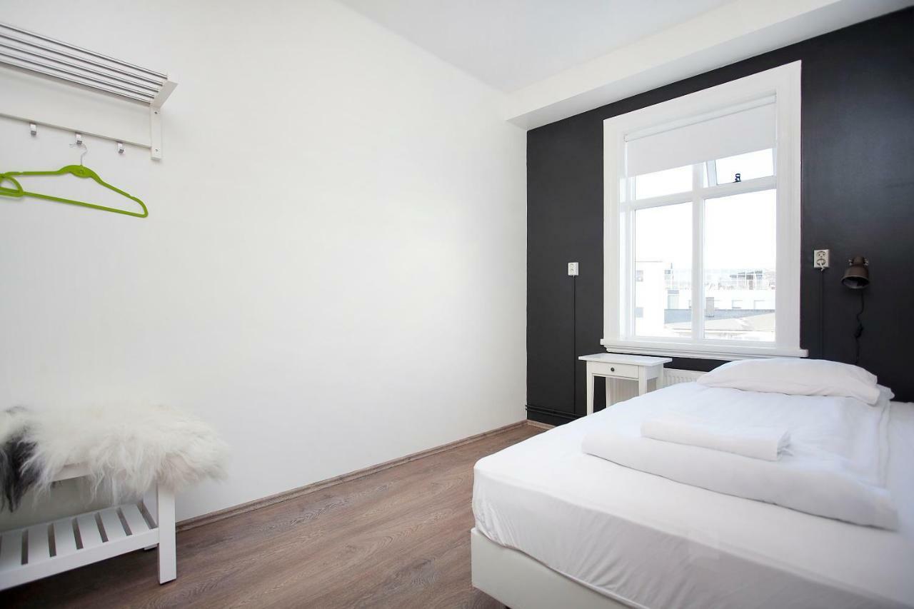 Apotek Guesthouse Akureyri Bagian luar foto